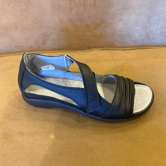 Naot Papaki Black Multiple Sizes (NEW W/ BOX)